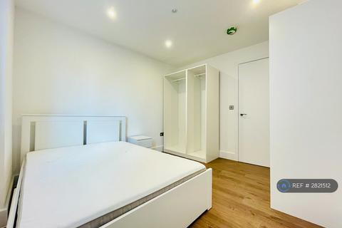 2 bedroom flat to rent, Wandsworth Road, London, SW8