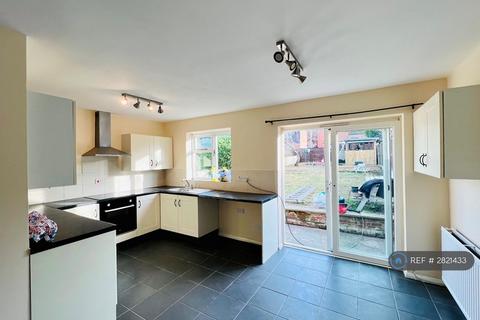 4 bedroom semi-detached house to rent, Old Park Avenue, Canterbury, CT1