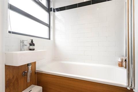 2 bedroom apartment for sale, Turner Street, London, E1