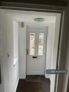 2 bedroom terraced house to rent, Park Square, Halifax, HX3