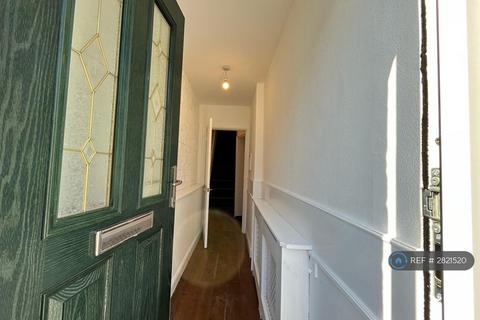 2 bedroom terraced house to rent, Ainsworth Road, Radcliffe, Manchester, M26