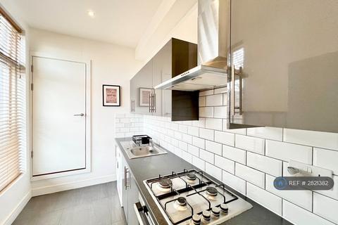 undefined, Kennington Road, London, SE11
