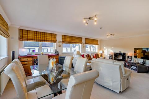 undefined, Flat  Viceroy Court, Northwood HA6