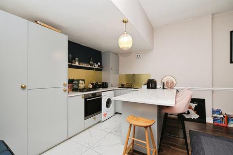 2 bedroom apartment for sale, Aigburth Road, Liverpool, Merseyside, L17