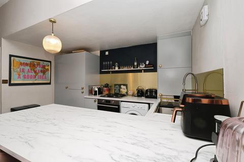 2 bedroom apartment for sale, Aigburth Road, Liverpool, Merseyside, L17