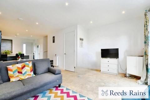 2 bedroom terraced house to rent, Shergar Way, Greater Manchester M6