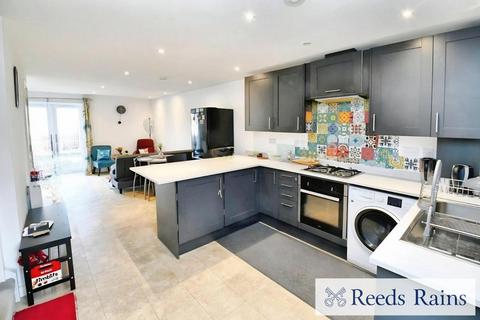 2 bedroom terraced house to rent, Shergar Way, Greater Manchester M6