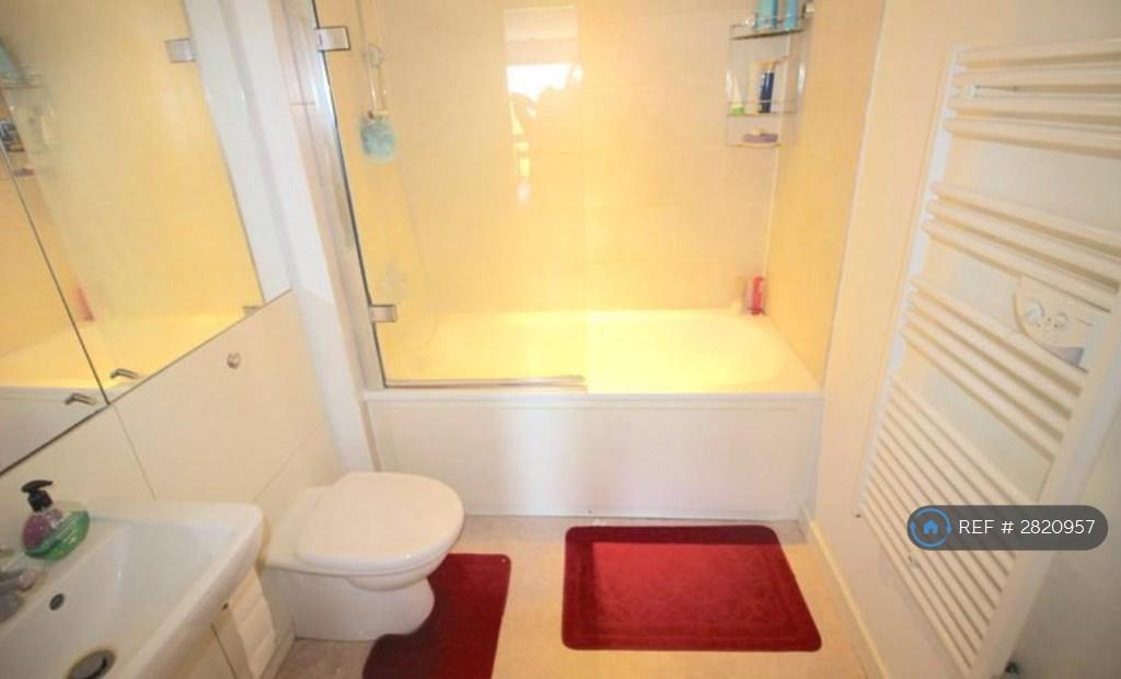 En-Suite To Master Bedroom