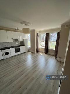 3 bedroom flat to rent, St Johns Avenue, London, NW10