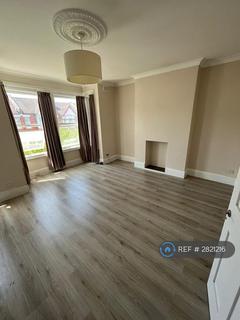 3 bedroom flat to rent, St Johns Avenue, London, NW10