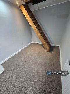 1 bedroom in a house share to rent, Tallis Grove, London, SE7