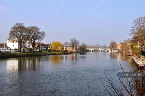undefined, Richmond Crescent, Staines, TW18