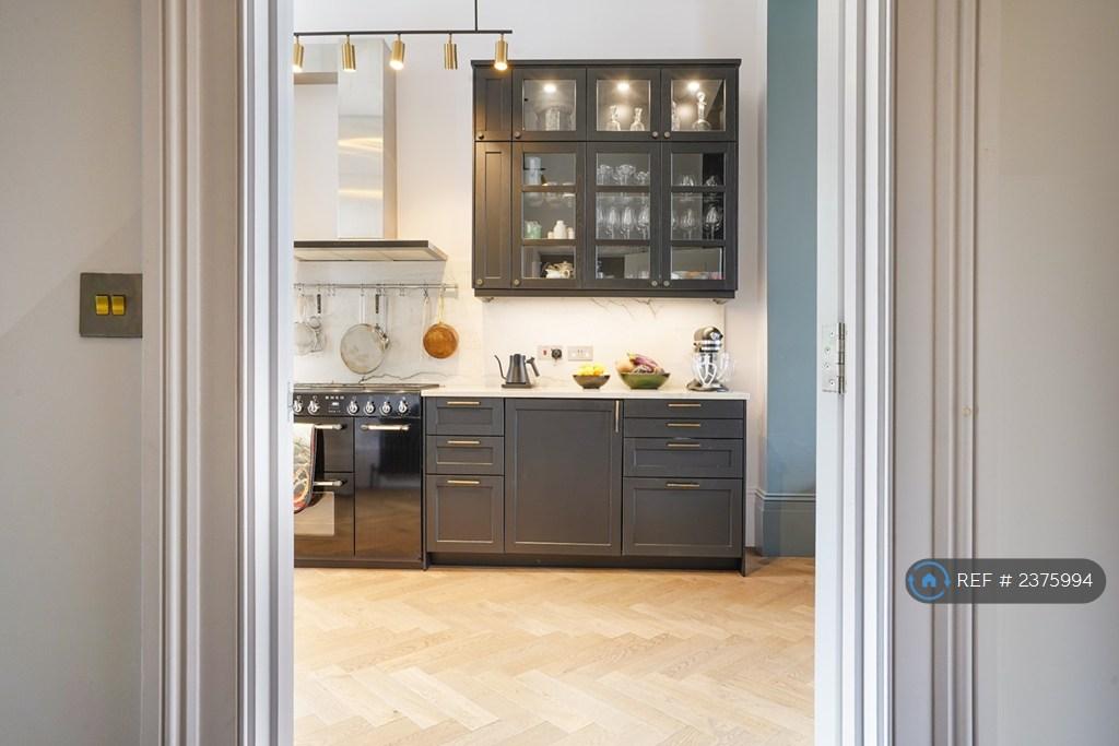 Living / Kitchen