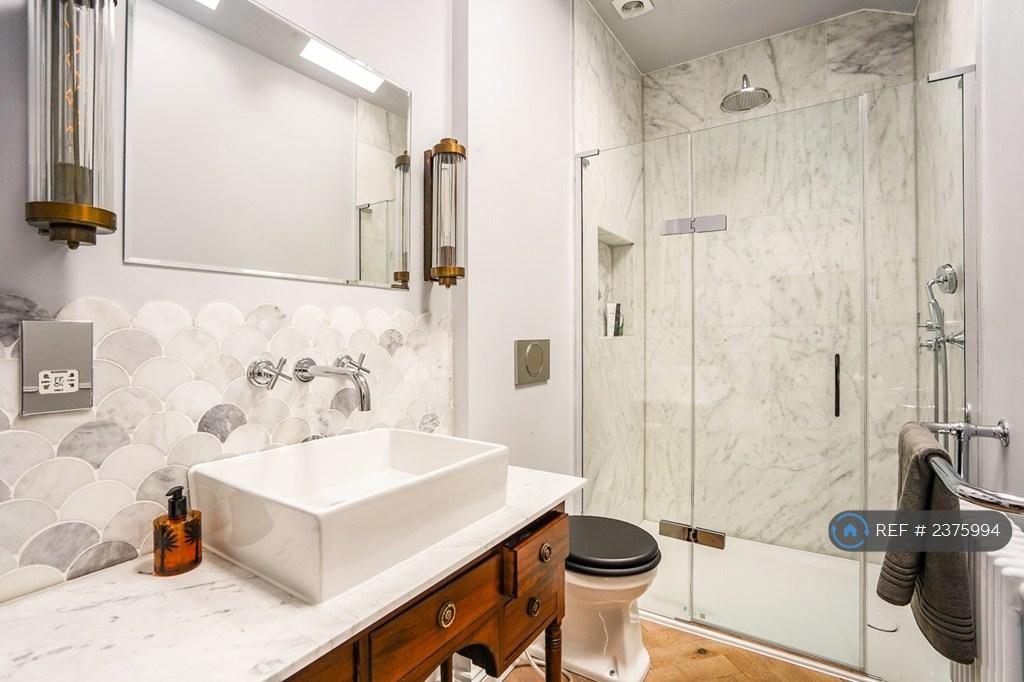 Upstairs Bathroom