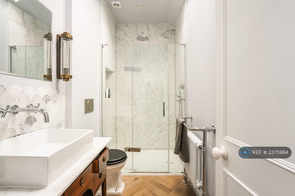 Upstairs Bathroom