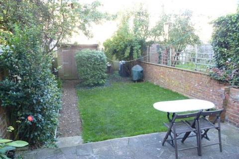 4 bedroom house to rent, Birley Road, Whetstone, London
