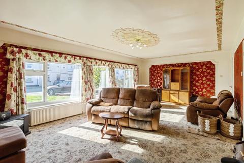 3 bedroom bungalow for sale, Canal Lane, Wakefield WF3
