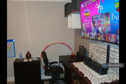 1 bedroom flat to rent, Crosby Road, Dagenham, RM10