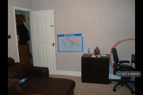 1 bedroom flat to rent, Crosby Road, Dagenham, RM10