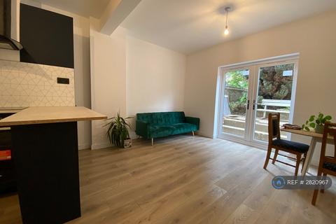 2 bedroom flat to rent, Lordship Park, London, N16