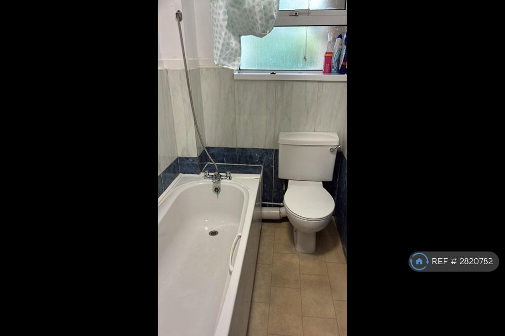 Bath/Shower Room