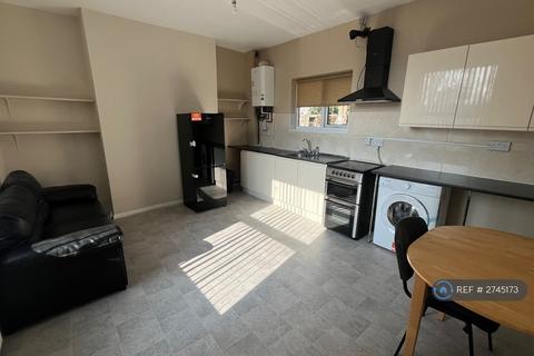 3 bedroom flat to rent, Holberry Gardens, Sheffield, S10