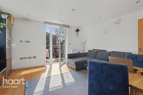 undefined, Walton Road, London