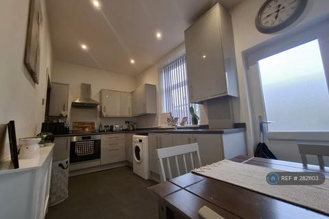3 bedroom terraced house to rent, Wood St, Bury, BL8