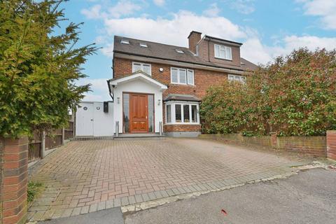 Crabtree Close, Bushey, WD23