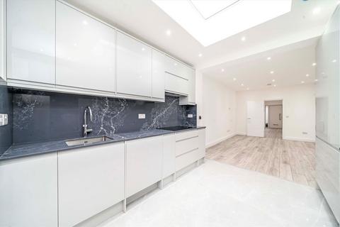 2 bedroom flat to rent, Chesterfield Road, London W4