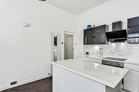 1 bedroom flat for sale, St. Vincents Road, Westcliff-on-sea, SS0 7