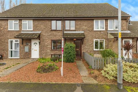 3 bedroom terraced house to rent, Nursery Close, NORWICH