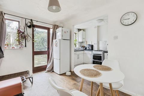 3 bedroom terraced house to rent, Nursery Close, NORWICH