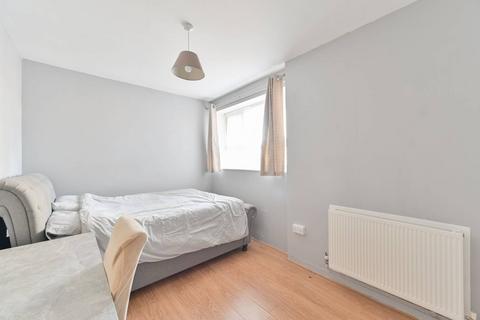 4 bedroom flat for sale, Dorset Road, Oval, London, SW8