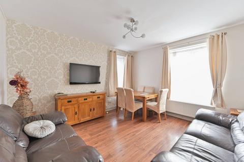4 bedroom flat for sale, Dorset Road, Oval, London, SW8