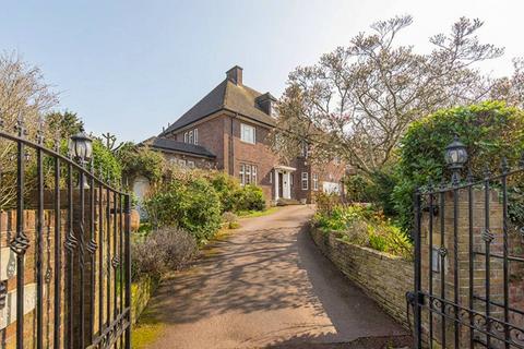 7 bedroom detached house for sale, Cannon Hill, Southgate, London, N14