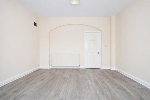 2 bedroom flat for sale, Gurney Road, London, E15