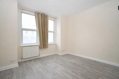 2 bedroom flat for sale, Gurney Road, London, E15