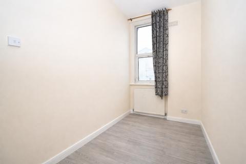 2 bedroom flat for sale, Gurney Road, London, E15