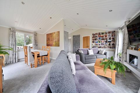 2 bedroom park home for sale, Ravenswing Park, Reading RG7