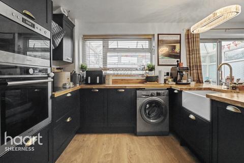 3 bedroom detached house for sale, Summerville Avenue, Minster