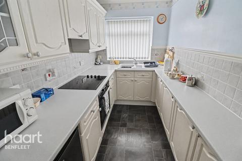 2 bedroom bungalow for sale, Strasbourg Road, Canvey Island