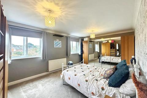 3 bedroom detached house for sale, Avonside Court, Ringwood