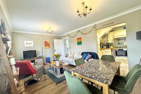 3 bedroom detached house for sale, Avonside Court, Ringwood