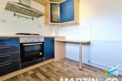 3 bedroom townhouse to rent, Cliff Park Avenue, West Yorkshire WF1