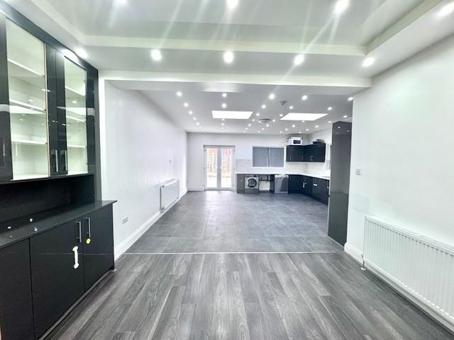 Dining kitchen