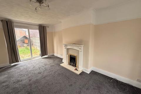 3 bedroom semi-detached house to rent, Flixton Drive, Wistaston
