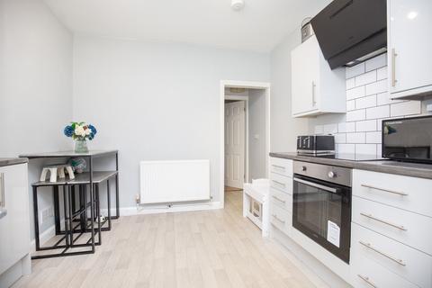 3 bedroom terraced house for sale, Stratton Street, Atherstone