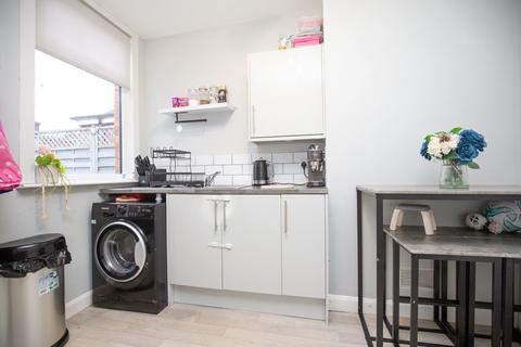 3 bedroom terraced house for sale, Stratton Street, Atherstone