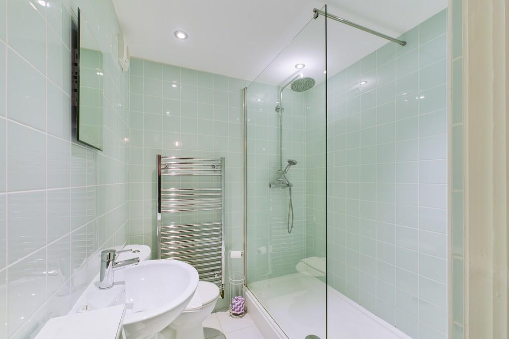 En Suite Shower Room to Bedroom 2